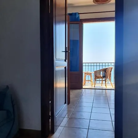 Bussola カンネート