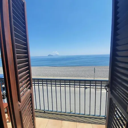 Bussola カンネート