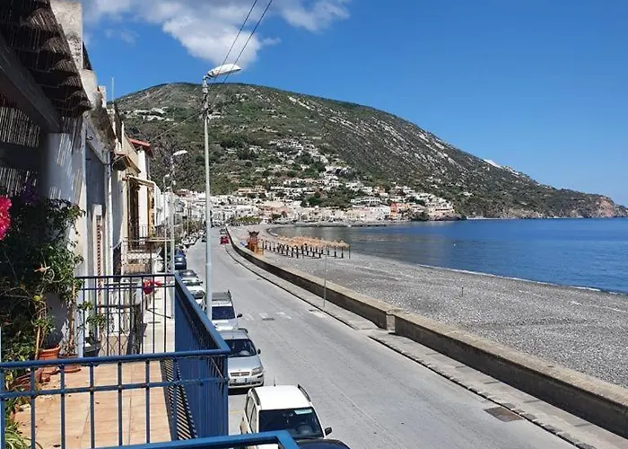 Daire Bussola Canneto (Lipari)
